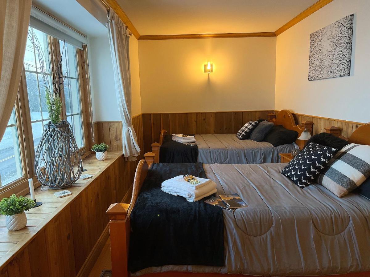 Auberge Au Poste De Traite Sainte-Famille Ngoại thất bức ảnh