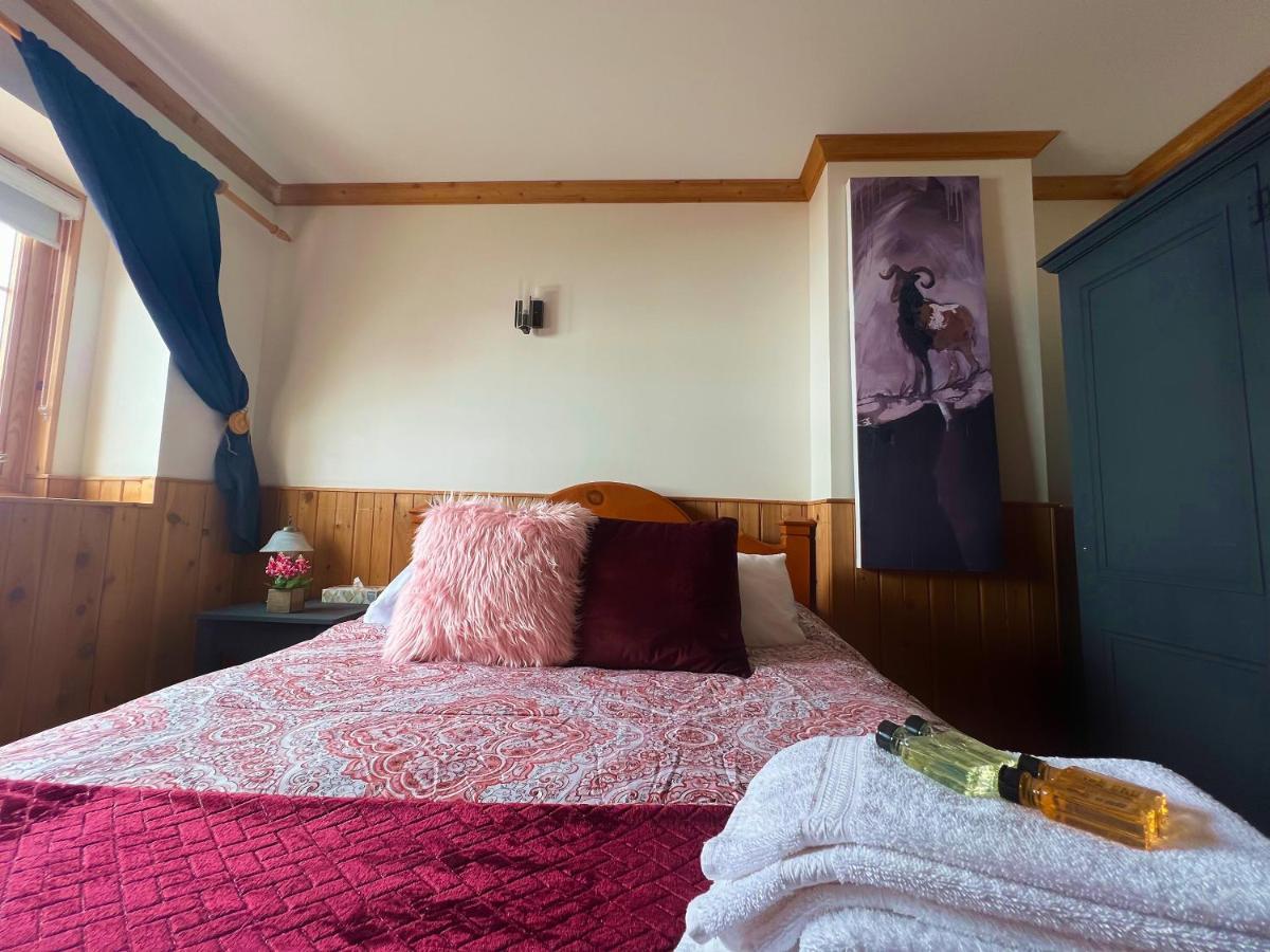 Auberge Au Poste De Traite Sainte-Famille Ngoại thất bức ảnh