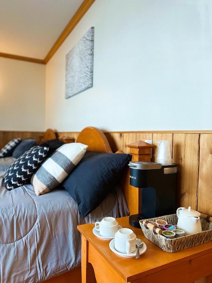Auberge Au Poste De Traite Sainte-Famille Ngoại thất bức ảnh