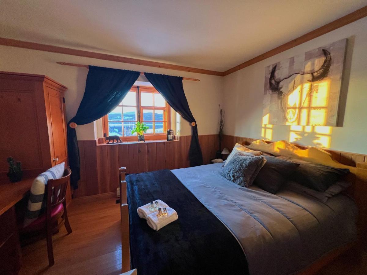 Auberge Au Poste De Traite Sainte-Famille Ngoại thất bức ảnh