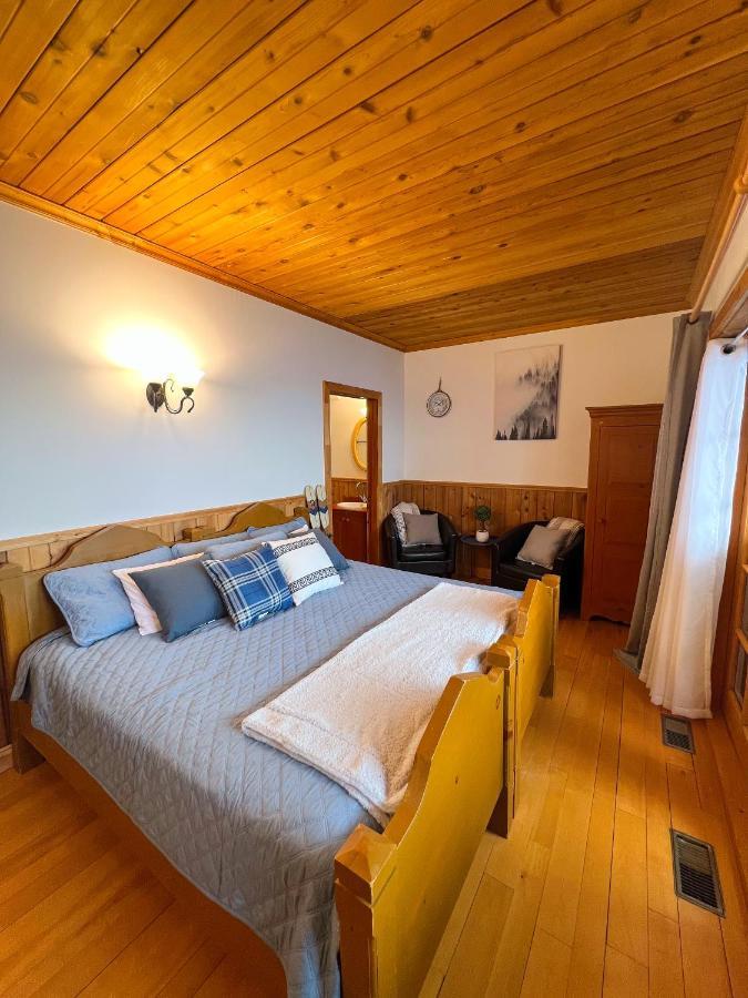 Auberge Au Poste De Traite Sainte-Famille Ngoại thất bức ảnh