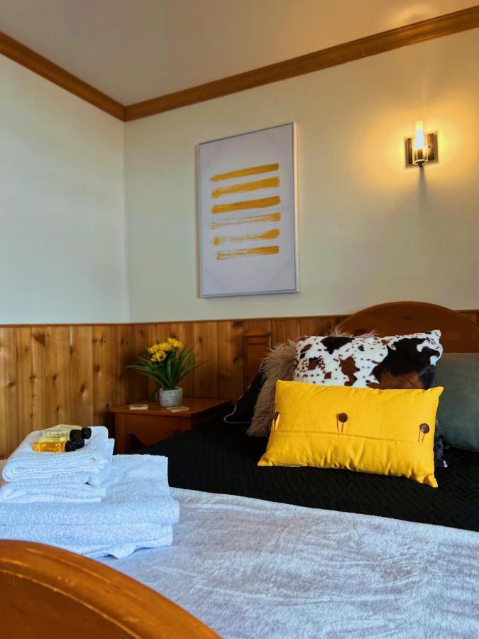 Auberge Au Poste De Traite Sainte-Famille Ngoại thất bức ảnh